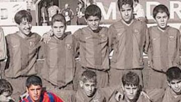 <b>OTRA FUGA. </b>Fran Mérida, en color, jugó con el Barça el torneo internacional de Maspalomas de 2002.