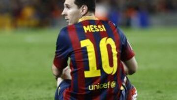 Messi, en el suelo en un momento de partido con el Espanyol.