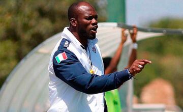 El hondureño actualmente se desempeña como entrenador de Brescia de la Serie B de Italia.