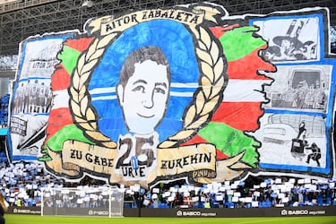 Emotivo recuerdo a Aitor Zabaleta en el Reale Arena