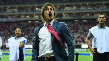 Currently he is the managing San Jose Earthquakes but he confirmed that he had problems with a boss in Guadalajara that caused him to leave the club.