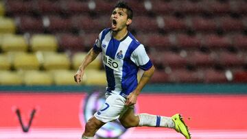 Tecatito Corona regresó a los entrenamientos con el Porto
