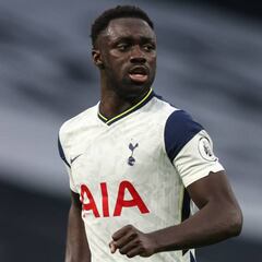 Tottenham empata y Davinson anota en propia puerta