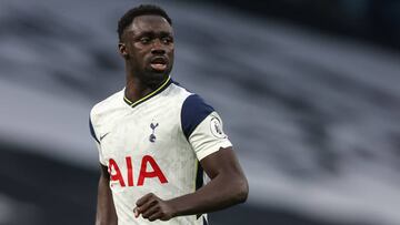 Tottenham empata y Davinson anota en propia puerta