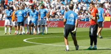 Casillas en el calentamiento previo al partido.