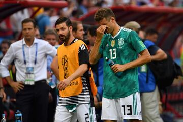 Thomas Mueller se lamenta de la derrota.