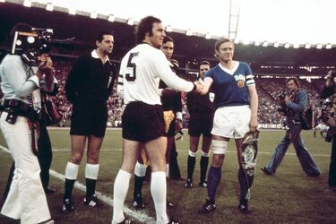 El equipo de la República Democrática Alemana solo jugó un Mundial: 1974. Sorprendió venciendo a Alemania Occidental, su rival ideológico, que además ejercía de local en este campeonato. En los Juegos Olímpicos, por otro lado, la selección de Alemania Oriental tuvo gran éxito, ganando la medalla de oro en Montreal 1976 y la medalla de plata en Moscú 1980, cayendo en la final ante otra selección que aparecerá en esta lista, Checoslovaquia. Tras la reunificación alemana, su historia futbolística se fundió con la de la selección de Alemania Occidental.