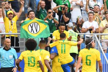 Neymar celebra el gol.