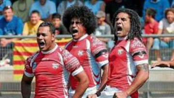 <b>LA AMENAZA POLINESIA. </b>Los exóticos y raciales jugadores de Tonga pueden derrumbar hoy a la poderosa Inglaterra de Jonny Wilkinson.