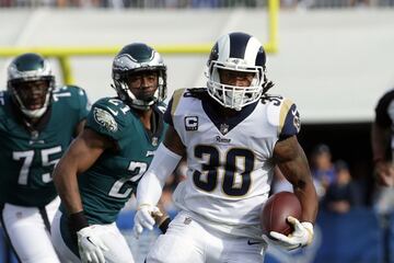 Los Ángeles Rams y los Philadelphia Eagles dieron uno de los mejores partidos en la temporada pasada. Al final se impusieron los de Philadelphia, pero el partido fue cerrado hasta el final, cuando la defensiva de Eagles dio cátedra de como definir un juego.