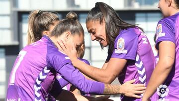 Blom y Martín-Prieto celebran el gol del Granadilla.