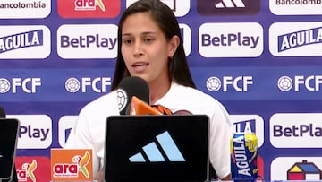 Marcela Restrepo y el grupo de Colombia en París 2024.