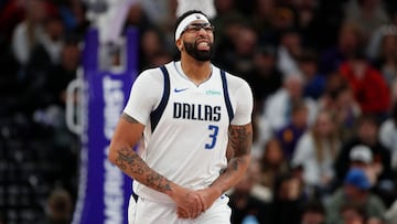 Anthony Davis facing hand surgery amid trade rumors