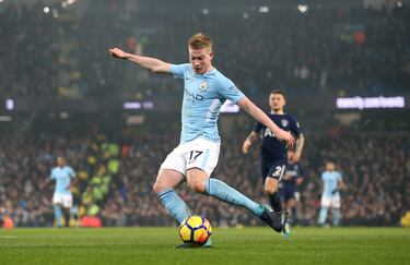 El centrocampista Belga ficha en la temporada 15/16, por el Manchester City por 74 millones de euros, procedente del Wolfsburgo. Con el Manchester City ha logrado alzarse seis veces con la Premier League y ha ganado 20 títulos en total hasta la fecha, incluyendo la Champions League 2022/23.