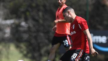 Juan Fernando Quintero durante un entrenamiento con River Plate.