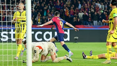 Otra vez el polaco. Fermín espero cuando Raphinha parecía en una posición ideal y la dejó atrás hacia el delantero, que no falló.