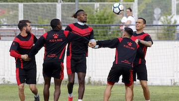 Cerro, Manucho y De Tom&aacute;s se ejercitan en la sesi&oacute;n previa al Alcorc&oacute;n-Rayo Vallecano.