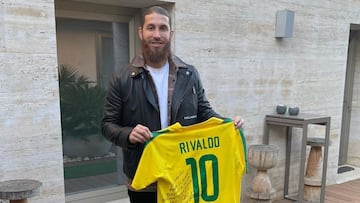 Ramos aparca la renovación y presume de regalo