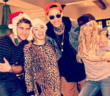 Celebraron navidad juntos con la familia de Miley. Diciembre 2012