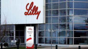 FILE PHOTO: The logo of Lilly is seen on a wall of the Lilly France company unit, part of the Eli Lilly and Co drugmaker group, in Fegersheim near Strasbourg, France, February 1, 2018.  REUTERS/Vincent Kessler/File Photo