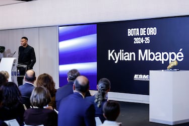 Mbappé recoge la Bota de Oro: “¡Espero ganar el año que viene!”