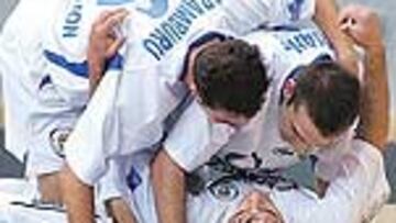 <b>AGRIDULCE</B>. El triunfo no sirvió de nada al Carnicer, que promociona.