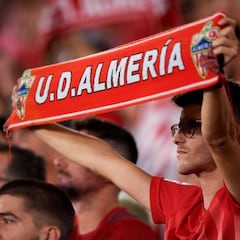 El Almería no quiere sufrir: la batalla por la permanencia en el mercado de fichajes