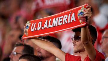 El Almería no quiere sufrir: la batalla por la permanencia en el mercado de fichajes