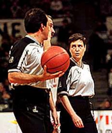 Landeira: “Siento emoción cuando veo mujeres arbitrando”