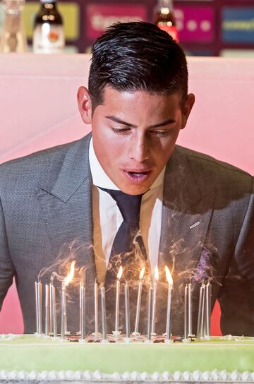 Inicia un nuevo camino: James ya es jugador del Bayern