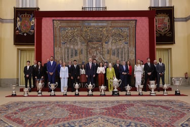 Foto de familia de los Premios Nacionales del Deporte 2022, en el Palacio Real de El Pardo. Estos galardones, que desde 1982 concede el Gobierno de España a través del Consejo Superior de Deportes, reconocen a las personas y entidades que más se han distinguido en la competición o en la promoción del deporte a lo largo del año.