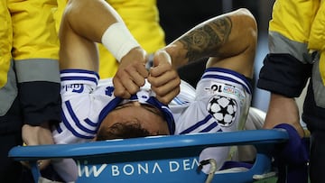 FC Copenhagen's Mexican defender #13 Rodrigo Huescas is carried off the field on a stretcher after suffering an injury during the UEFA Champions League first round day 2 football match between Qarabag FC and FC Copenhagen at the Tofiq Bahramov Republican Stadium in Baku on October 1, 2025. (Photo by Giorgi ARJEVANIDZE / AFP)