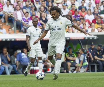 Karembeu con el balón.