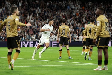 1-3. Jude Bellingham tras marcar el segundo gol del Real Madrid.