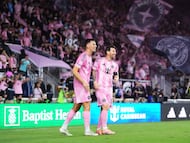 Tadeo Allende celebra un gol con Messi en el Inter de Miami.