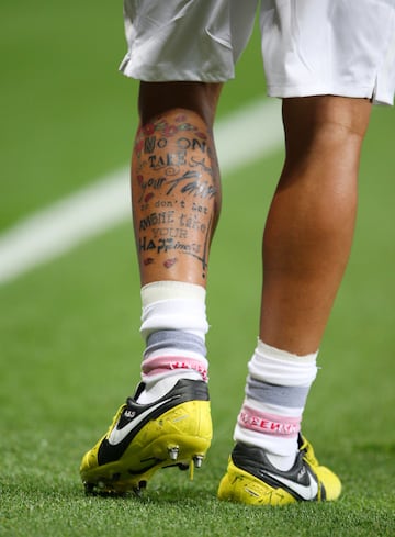 El ‘93′ de Ramos, la pierna de Messi, Gilardino y su Peppa Pig... Los tatuajes más feos de los futbolistas