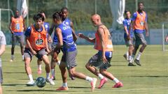 11/07/20 ENTRENAMIENTO DEL DEPORTIVO DE LA CORU&Ntilde;A 
 
 
 GAKU Y MOLLEJO 