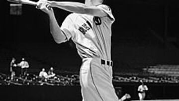 <B>DIA TRISTE.</B> Ted Williams, mítico jugador de beisbol, que desarrollo su extrordinaria carrera en los Boston Red Sox, ha fallecido a los 83 años.