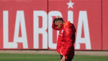 Futbol, Entrenamiento seleccion chilena.
Entrenamiento de la seleccion chilena previo al partido contra Paraguay, en el Complejo Deportivo Juan Pinto Duran.
Santiago, Chile.
18/03/2025
Jonnathan Oyarzun/Photosport
Football, Trainning session team Chile.
Training of the Chilean team prior to the match against Paraguay held at the Complejo Deportivo Juan Pinto Duran.
Santiago, Chile.
18/03/2025
Jonnathan Oyarzun/Photosport