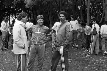 Luego del tercer lugar en la Copa América de 1978. Maturana asumió el reto de clasificar a la Selección a un Mundial. Lo logró para Italia 90, formando un equipo que sería la base para sus siguientes logros. En el Mundial consiguió el recordado empate 1-1 ante Alemania.