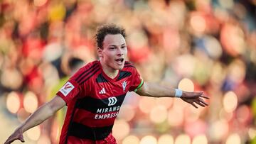 Lachuer guió y marcó para el Mirandés ante el Villarreal B.