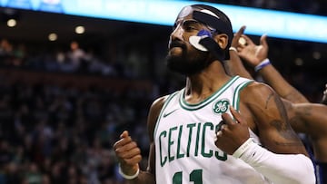 Kyrie Irving celebra una canasta en el último cuarto del Celtics-Mavericks.