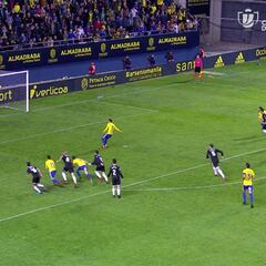 Superhéroe Sergio Rico: ¡paradón en el Carranza!