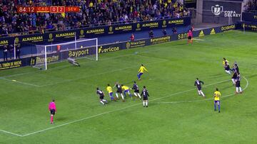 Superhéroe Sergio Rico: ¡paradón en el Carranza!