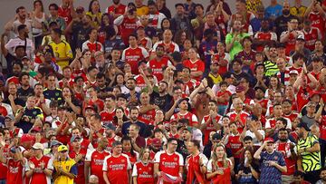 INGLEWOOD, CALIFORNIA - JULY 26: Arsenal fans during the second half of a pre-season friendly match against FC Barcelona at SoFi Stadium on July 26, 2023 in Inglewood, California. Ronald Martinez/Getty Images/AFP (Photo by RONALD MARTINEZ / GETTY IMAGES NORTH AMERICA / Getty Images via AFP)