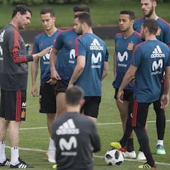 Hierro rompe con Lopetegui y se va al método Del Bosque