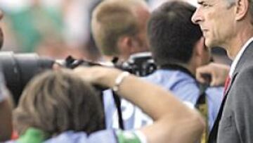 <b>HABLA CLARO. </b>Arsene Wenger denuncia que algunos de sus jugadores foráneos se doparon antes de llegar al Arsenal.