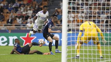 Denzel Dumfries, Vinicius y Milan Skriniar.