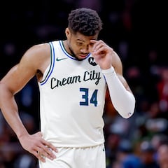 Giannis hits out at “selfish” teammates after another blowout loss