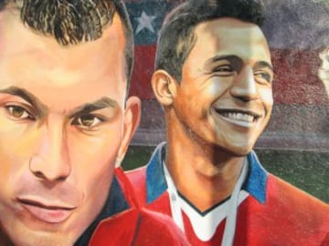 José Luis Madrid, artista de la comuna de Quilicura, decidió inmortalizar la imagen de Gary Medel, Alexis Sánchez, Eduardo Vargas y Arturo Vidal en un mural como un homenaje al logro de la Copa América conseguida hace meses.